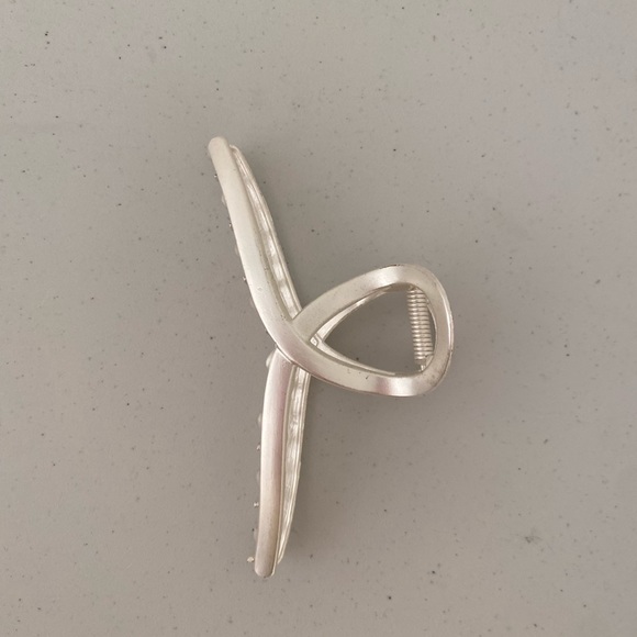 Large Silver Metal Hair Clip - Picture 4 of 5